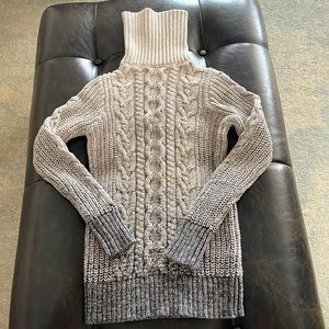 Gap turtleneck sweater